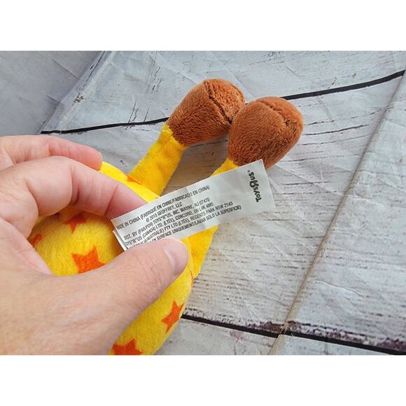 Toys R Us - Geoffrey Giraffe - 2015 Plush Stuffed Animal with Star Spots - Picture 7 of 8